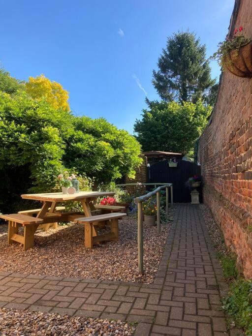 Beautiful 500 Year Old Listed Kentish Cottage Wingham Dış mekan fotoğraf